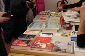 Der Büchertisch des Buchladens in der Osterstraße Der Büchertisch